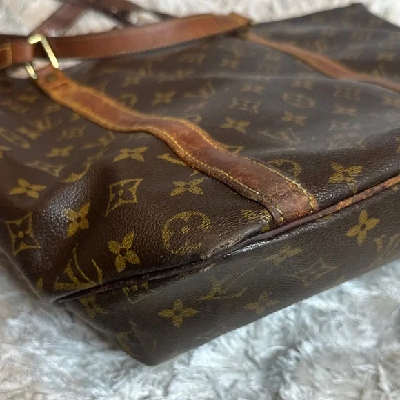 Pre-Loved Authentic. LV Luxury Brown Monogram Tote Bag - Picture 14 of 16